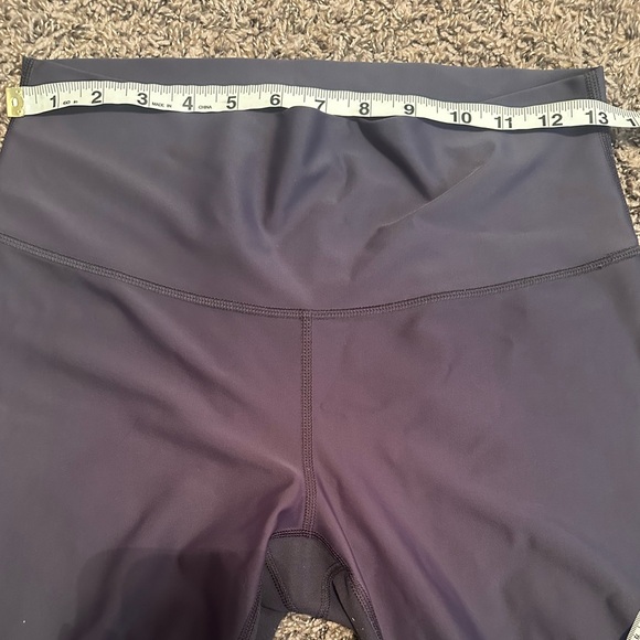 Lululemon legging size 8 in great condition. - Picture 4 of 4
